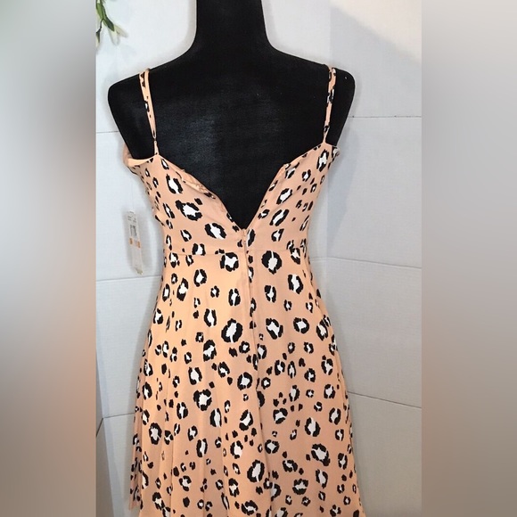 NWOT GB by Gianni Bini pink cheetah print summer dress with knot tie by bust. - Picture 2 of 10